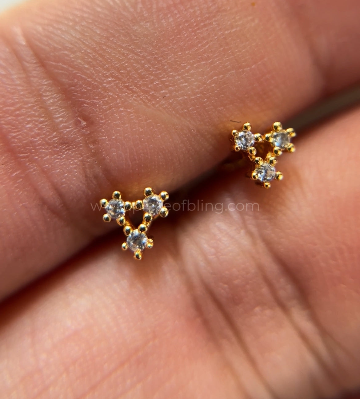 1 pair Gold plated ear studs - 2 pieces