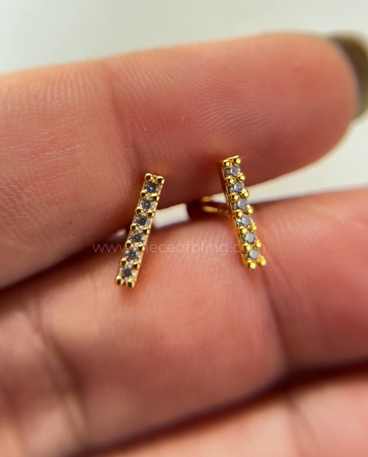 1 pair Gold plated ear studs - 2 pieces