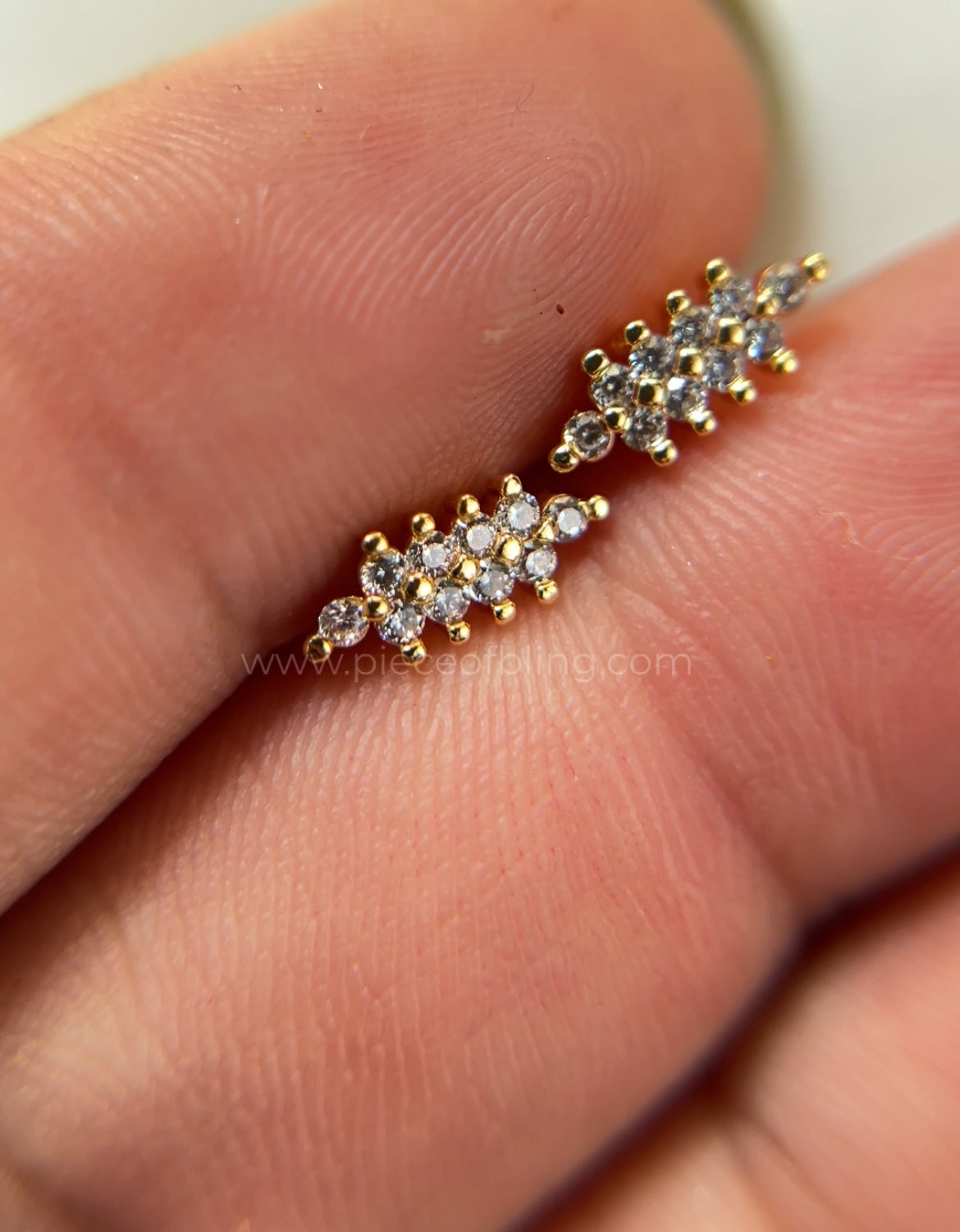 1 pair Gold plated ear studs - 2 pieces