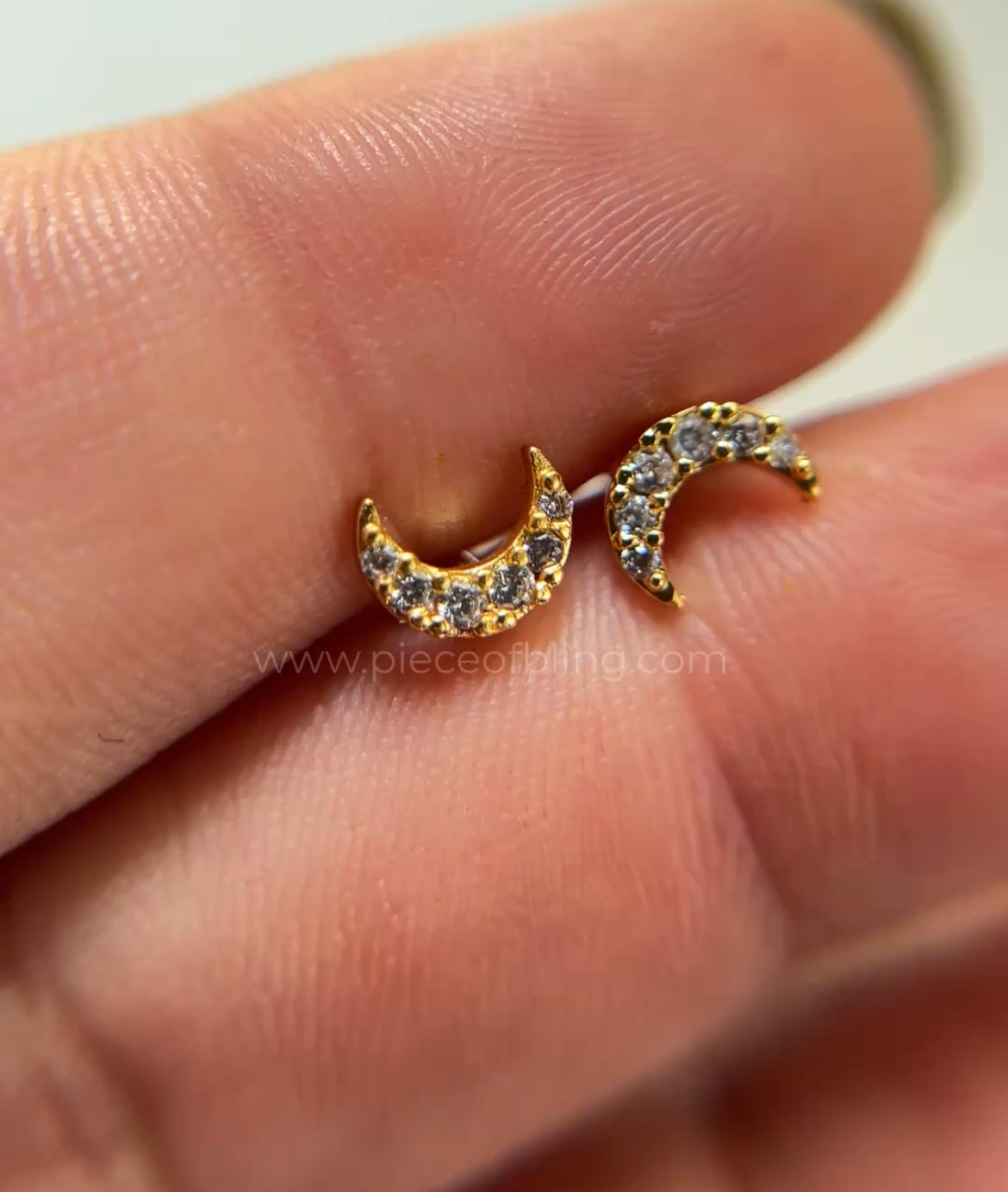 1 pair Gold plated ear studs - 2 pieces