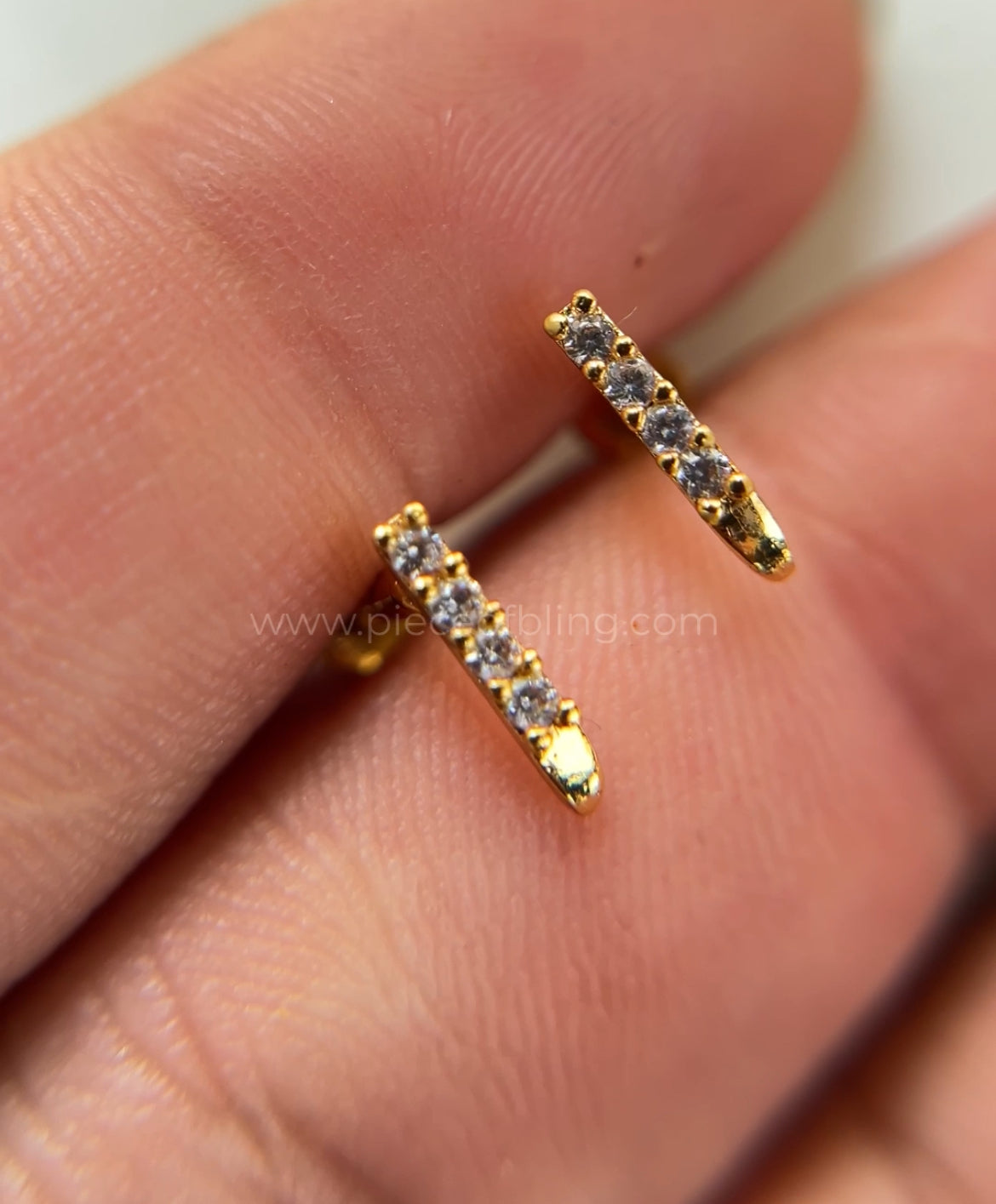 1 pair Gold plated ear studs - 2 pieces
