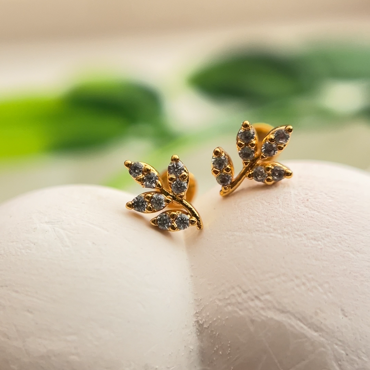 LEAF STUDS pair